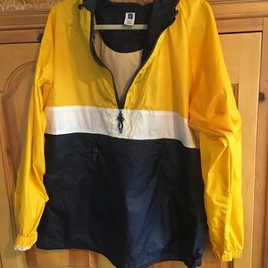 Lg Gap pullover windbreaker zipped front pocket